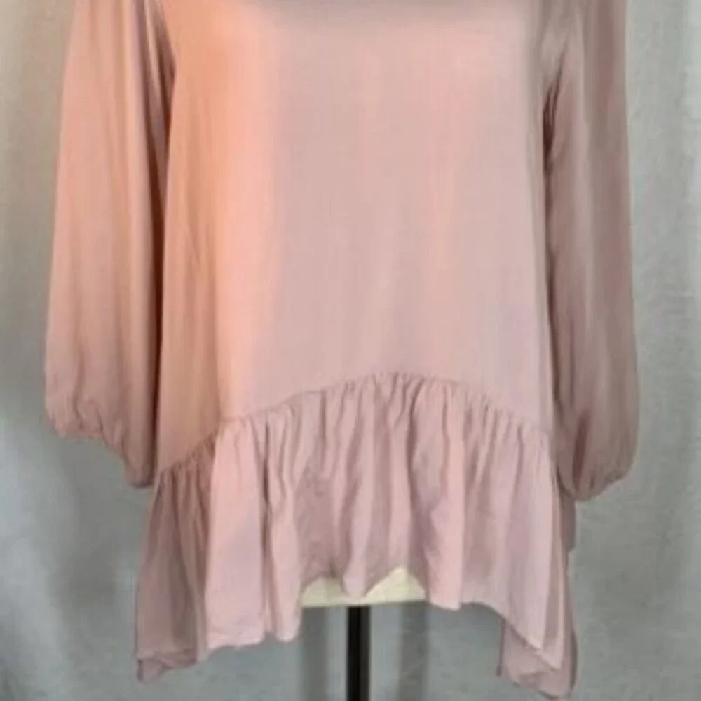 SIMPLY VERA Ruffle Trim Pink Women's Blouse Relaxed Fit Lightweight Medium NWOT!